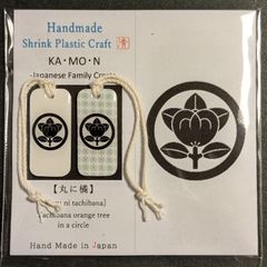 【ハンドメイド】家紋「丸に橘」チャーム•ストラップ 　無地＆パターン柄 2点セット