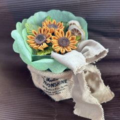 ひまわり　アレンジ　つまみ細工　プレゼント　夏の花　インテリア 　おしゃれのサムネイル