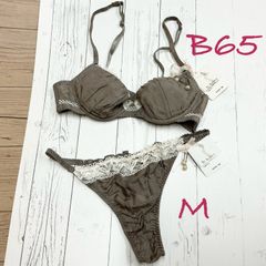 ブラウンとホワイトのブラジャー（B65）Tバック（M）　T83