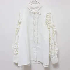 Bibiy ブラウス　フリル付きホワイトシャツ Bibiy. フリル付きホワイトブラウス 半袖 - メルカリ