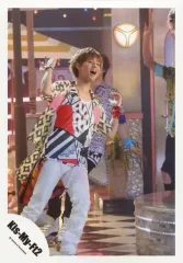 【中古】生写真(ジャニーズ) Kis-My-Ft2/藤ヶ谷太輔/膝上・衣装黄色・青・ピンク・白・黒・赤・両手上げ・口開け・斜め・右向き/「Sha la la☆Summer Time」PV＆ジャケ写撮影/公式生写真