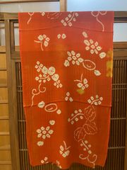 【縮緬】【古布】【はぎれ】（長さ：約７９㎝／幅：約３６㎝）