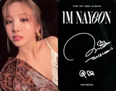 【中古】コレクションカード(女性) TWICE/ナヨン/裏面黒・印刷サイン入り/CD「THE 1ST MINI ALBUM IM NAYEON」封入特典フォトカード