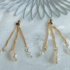 【No.83】ゴールドチェーンピアス パール風ビーズ 上品 揺れる「大人可愛い／フォーマル／結婚式／入学式」