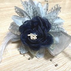 009 ハンドメイド コサージュ パール ビーズ　卒業式　卒園式　入学式　入園式　オーガンジー  グレー　結婚式　パーティー　イベント　フォーマル　ブローチ　式典