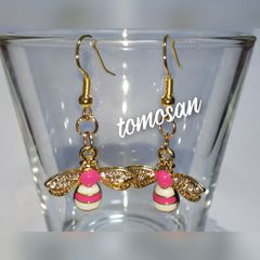 蜂ピアス(ピンク)イヤリング他変更可能