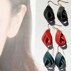レザーピアス(イタリアンレザー)