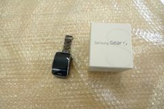 DOCOMO  ドコモ　スマートウォッチ SAMSUNG Gear S SM-R750D sm-r750d 管理p0518