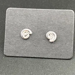 【新品】樹脂ピアス 両耳セット 金属アレルギー対応 樹脂キャッチ付 ◆シルバー うずまき 小さめ 可愛い  チャーム◆ワンポイント スタッドピアス◆ 樹脂ポスト 軽量 シンプル デザイン