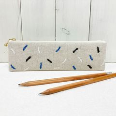細型ペンケース【黒白紺の羽たくさん】　刺し子・綿麻・コットン