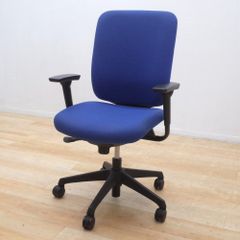 オカムラ okamura CG-R 肘付オフィスチェア CN85ZR-FM36 アジャスタブルアーム ブルー ハイバック 布張り EG17364-1 中古オフィス家具