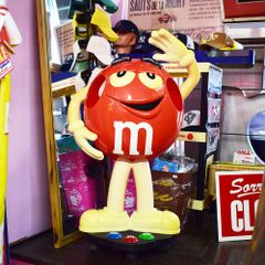M&M's エムアンドエムズ レッド 店舗ディスプレイ フィギュア ビッグサイズ Store Display アメリカン雑貨 ガレージ