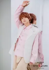 【中古】生写真(ジャニーズ) Hey! Say! JUMP/伊野尾慧/膝上・衣装ピンク白・右手上/「Hey! Say! JUMP LIVE TOUR SENSE or LOVE」オリジナルフォトセット