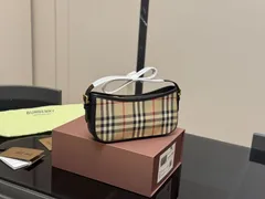 【今日特価】Burberry ヴィンテージ アームポーチ-MM輸入4