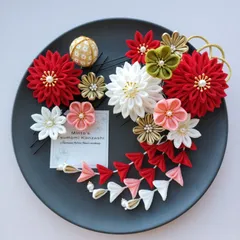 つまみ細工の髪飾り　赤　成人式　卒業式　七五三【No.37】