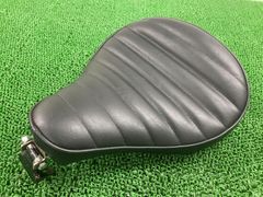 送料無料 ソロシート ピリオン 光沢BK タックロール ハーレー