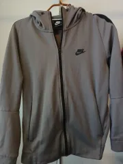 Nike(ナイキ） トレーナー フード付き ジップアップパーカー M