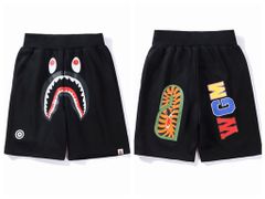 【A BATHING APE 】  アベイシングエイプ 大人気  Shark シャークカモフラージュ ショットパンツ  男女兼用 ゆったり 春夏  ZXC176