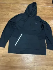 115-120 アンダーアーマー フーディー