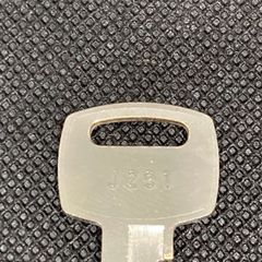 オフィス家具　鍵　中古　ダイヤ（オフィスメーカー共通）　J291　書庫　ロッカー　メーカー純正