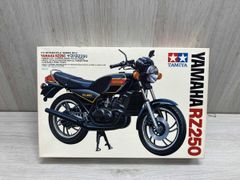 あ*さ様 Yamaha RZ250R 1/15 プラスチックモデルキット - メルカリ