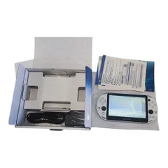 【ほぼ新品】PlayStation Vita Wi-Fiモデル グレイシャー・ホワイト(PCH-2000ZA22)　配送種別：SG