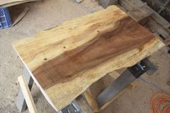 アウトレット モンキーポッドの一枚板 長さ約73cm 幅約36～44cm 厚さ約5.9cm DIY用 Z056