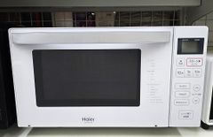 【中古品】 ハイアール Haier 電子レンジ 18L 50/60Hz共用 縦開き 庫内フラット JM-FH18G 2020年製 ホワイト ○YR-18780○