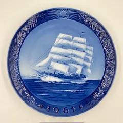 ロイヤルコペンハーゲン（Royal Copenhagen） イヤープレート 1950年／昭和25年 「ボーエスロネ教会」 |  ブランド洋食器専門店ル・ノーブル 公式オンラインショップ
