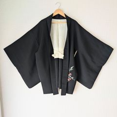 Japanese Vintage Haori Long Chirimen Black Floral Pattern Silk Kimono Gown Old-ⅽloth 長羽織 羽織 正絹 縮緬 黒 手刺繍 古布 時代布 一点物 大正浪漫 和洋折衷