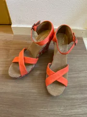 【新品未使用】TOMS トムス サンダル ウェッジ 厚底 レディース STRAPPY WEDGES CORAL MIXED ROPE オレンジ 夏  ★のサムネイル