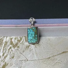綺麗 EU製 ★ターコイズ トルコ石・ペンダント★アクセサリー 天然石 きれいめ 約17.6*10.8*4.3mm ZB9154