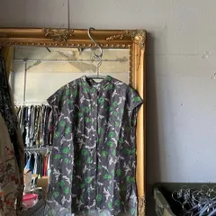 49 マリンフランセーズ LA MARINE FRANCAISE 花柄 総柄 ブラウス シャツ 麻 グレー　ノースリーブ　フラワー　トップス　緑　グリーン　GREEN　ミドリ お呼ばれ　デート　オフィスカジュアル　食事会　可愛い　お出かけ　上品のサムネイル