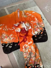 貸衣処分品　七五三　7歳　オレンジ4つ身着物　つけ帯　帯締　帯上げ　抱え帯　長襦袢草履バッグ　一式レトロ　練習用