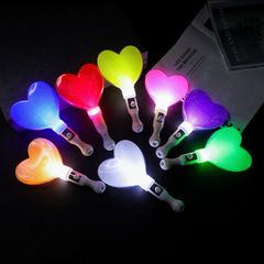 光る蛍光ブレスレットハート 花火大会 8本セットペンライトコンサートライト 応援ライト led ライト スティック 蛍光棒 応援用品 高輝度 コンサート ペンライト 夜の宴会 スティック キャンプ パーティー お祭り カラオケ 忘年会パーティー 光るおもちゃ…