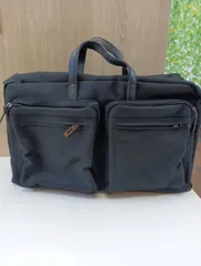 【美品】 GUESSゲス ナイロン 2WAY ボストンバッグ ショルダーバッグ 黒ブラック キャリーバッグ ブリーフケース 斜め掛け 手提げ バッグかばん 現状品