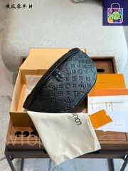 【今日特価】LV ルイヴィトン チェストバッグ/ウエストバッグ 圧花加工、ファスナー付き、折りたたみ箱包装付き