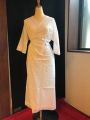 【激安】問屋が特別な値段でレース付きの肌着をわけてくれました　S