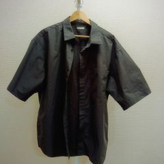 GUワークシャツ　Lサイズ　半袖　黒系カラー　濃いグレー