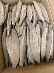１年熟成　枕崎産　本枯れ鰹節　雄節、雌節各１本　３８０ｇ～４００ｇ