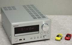 ONKYO CD/USBレシーバーCR-555シルバー色