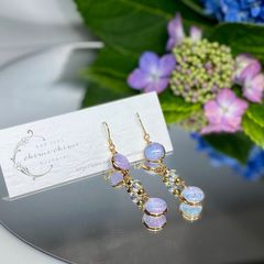 紫陽花/丸型ピアス／揺れる／パープル×ブルー／小粒ビーズ