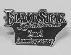 【中古】バッジ・ピンズ ロゴ 2周年記念ピンバッジ 「ブラックスター -Theater Starless- 2nd Anniversary Exhibition in 渋谷モディ」