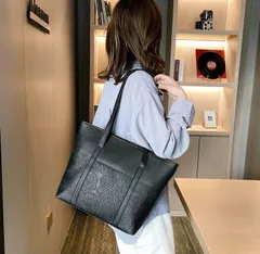 ショルダーバッグ 横型 PUレザー 防水 花柄 エンボス トートバッグ A4