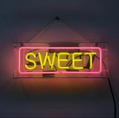 オリジナル ネオンサイン SWEET LED アクリルケース看板 視認性・存在