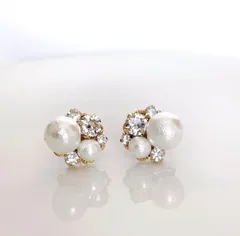 スワロフスキーとコットンパールのピアス