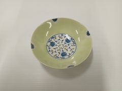 たち吉　唐草文　中鉢　草色【中古品】