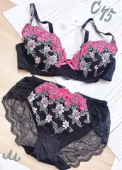 豪華な刺繍のブラC75＆ショーツセットM    S054