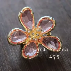 クリスタルフラワーのブローチ*ピンク　お花 カジュアル シンプル 大人 上品 結婚式 入学式 卒業式 発表会 NerD