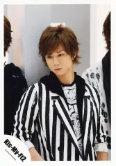 【中古】生写真(ジャニーズ) Kis-My-Ft2/北山宏光/上半身・衣装黒白ストライプ柄・体右向き・顔左下向き/公式生写真